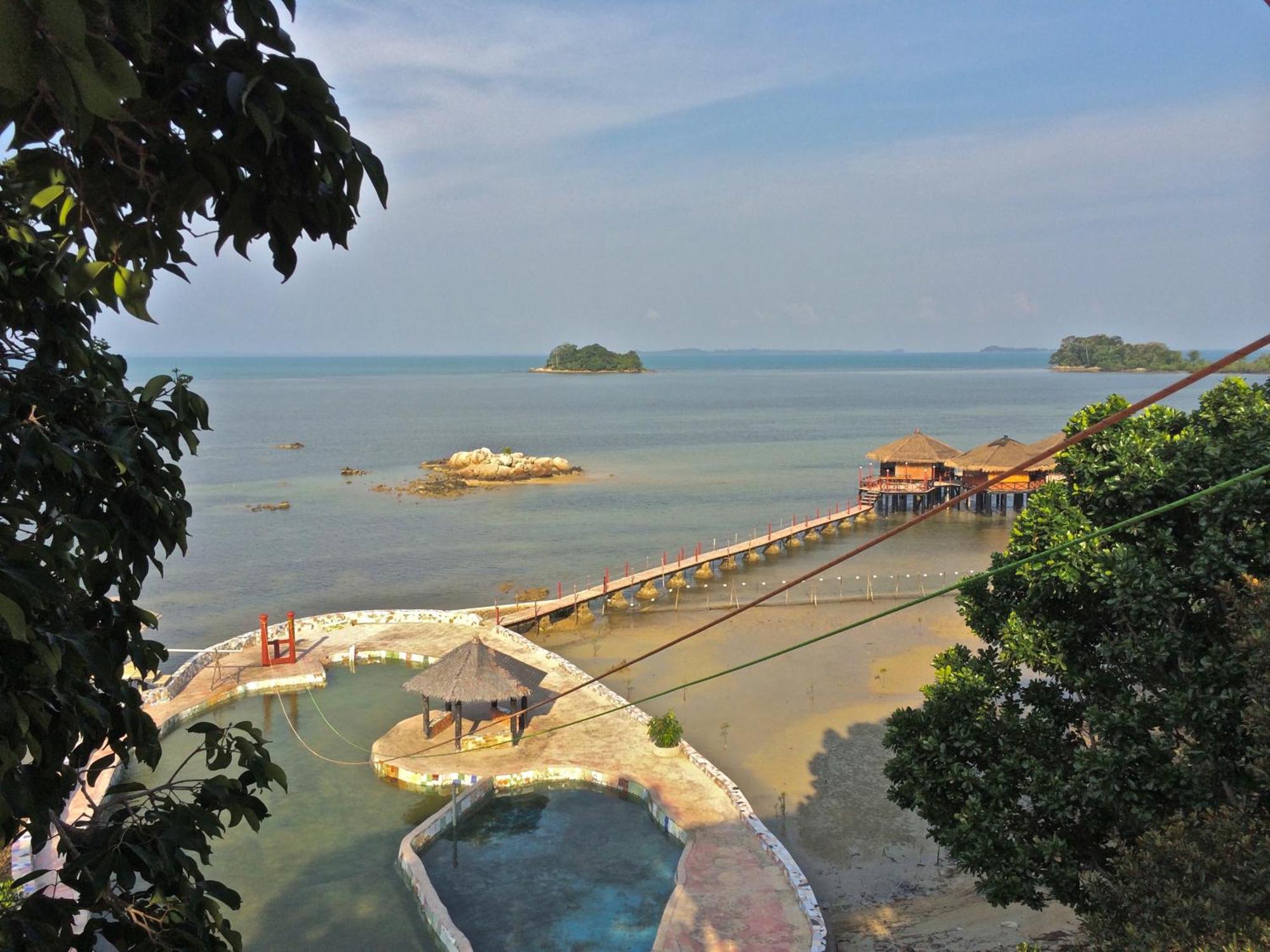 Loola Adventure Resort Teluk Bakau Exterior foto
