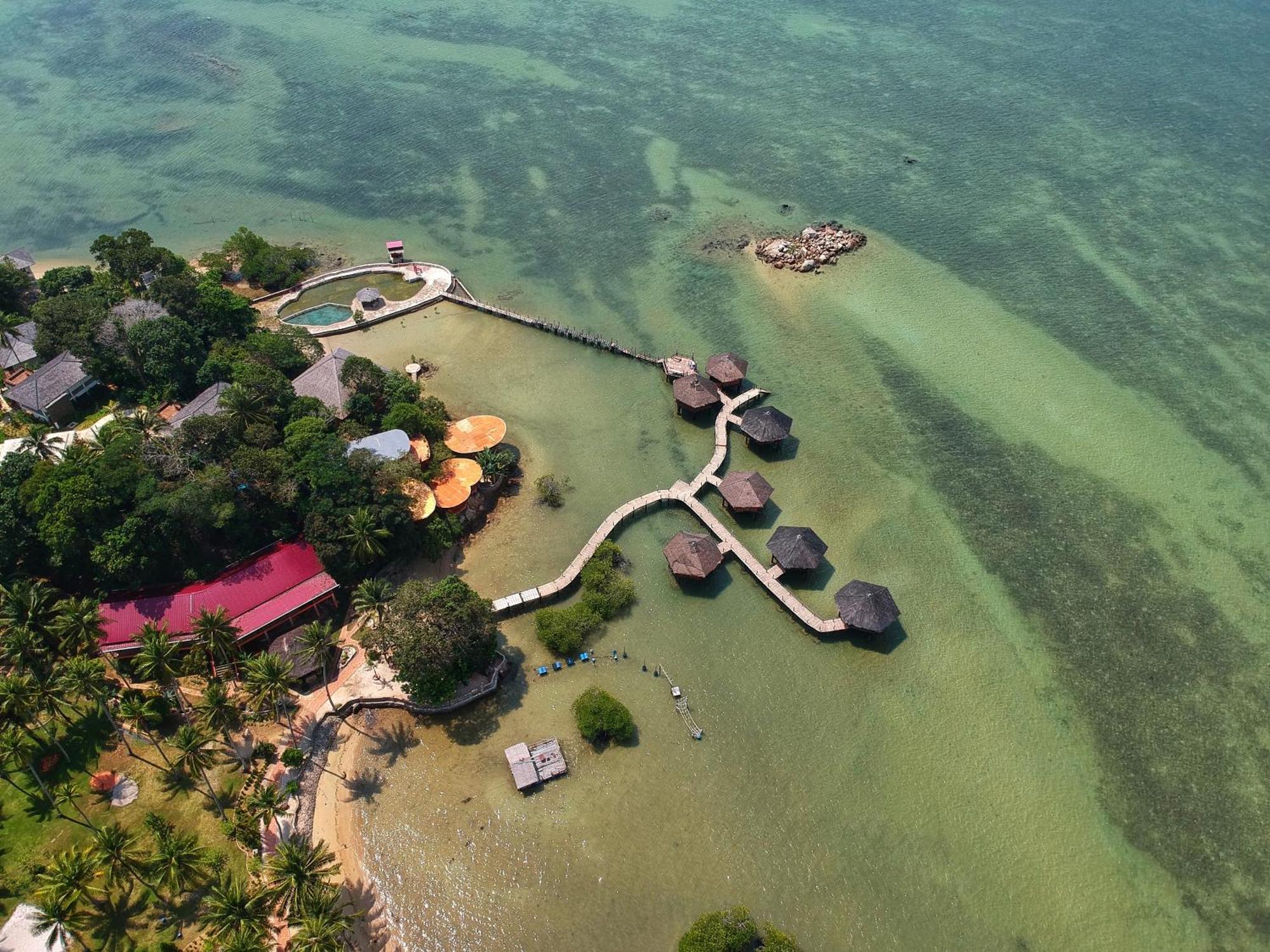 Loola Adventure Resort Teluk Bakau Exterior foto