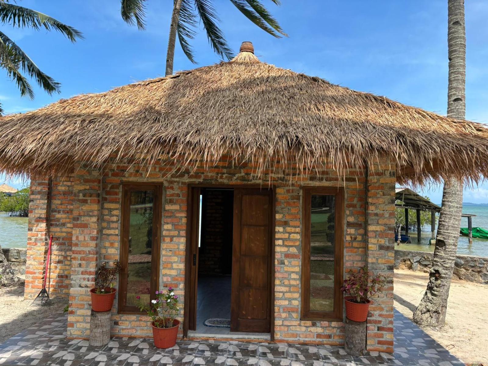 Loola Adventure Resort Teluk Bakau Exterior foto